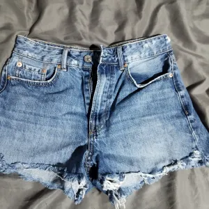 Stradivarius "Vintage" teksas šorts visokog struka – Vel. 36