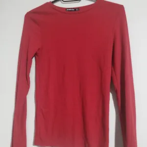 Crvena majica (Stradivarius)