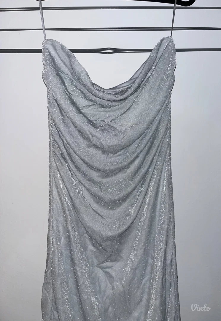 Reserved srebrna duga haljina - L