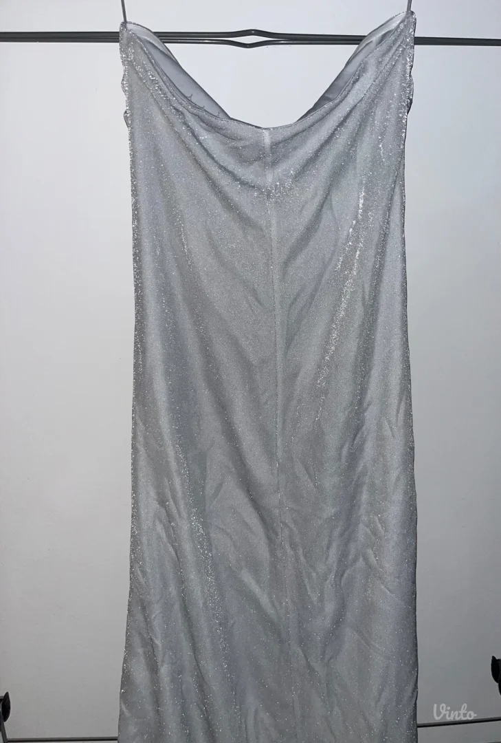 Reserved srebrna duga haljina - L