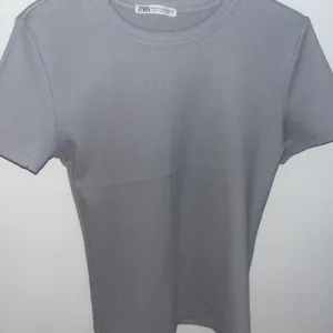 Zara majica kratkih rukava - M