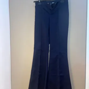 Svečane pantalone, zvoncare