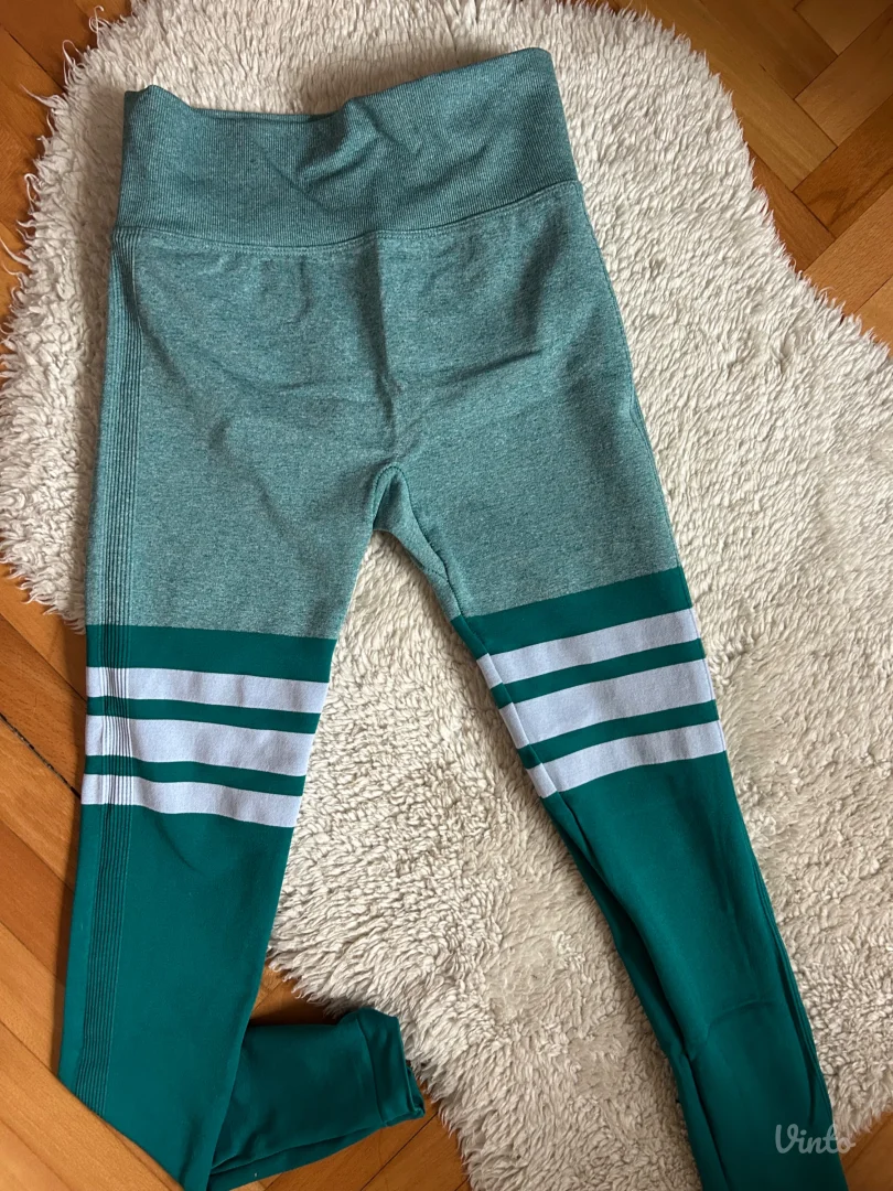 helanke sa tri bele crte