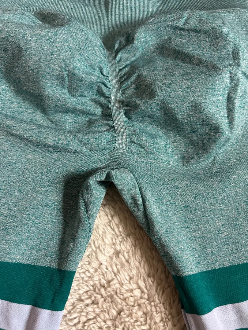 helanke sa tri bele crte