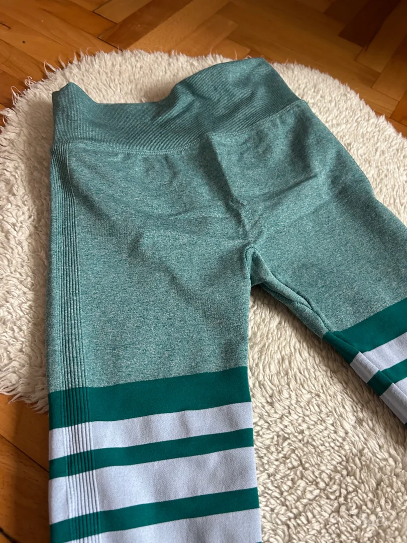 helanke sa tri bele crte