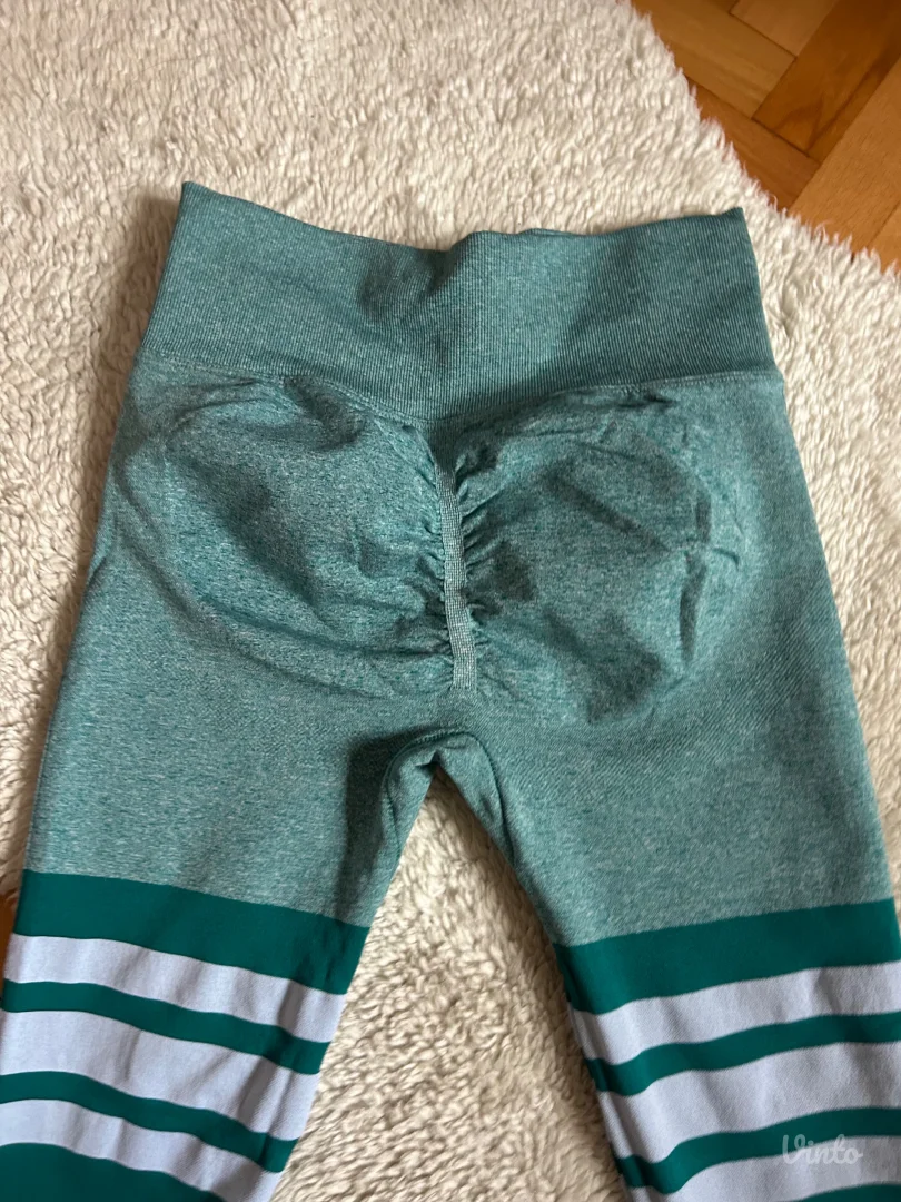 helanke sa tri bele crte