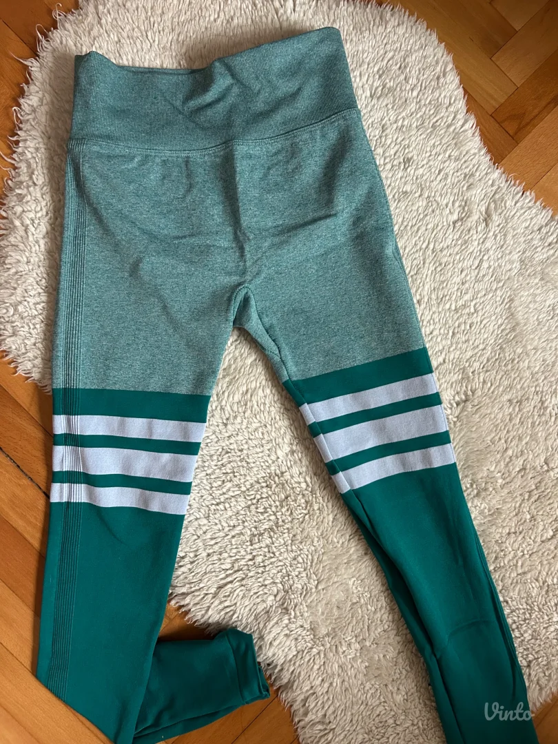 helanke sa tri bele crte