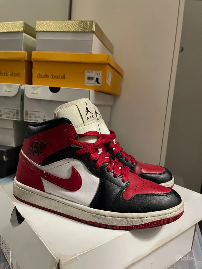 Nike Air Jordan 1 Mid patike