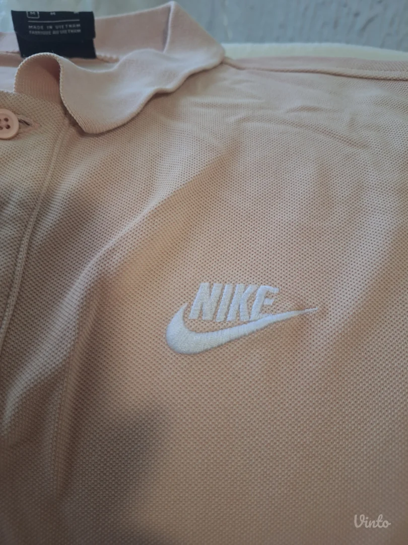 Nike majica sa kragnom