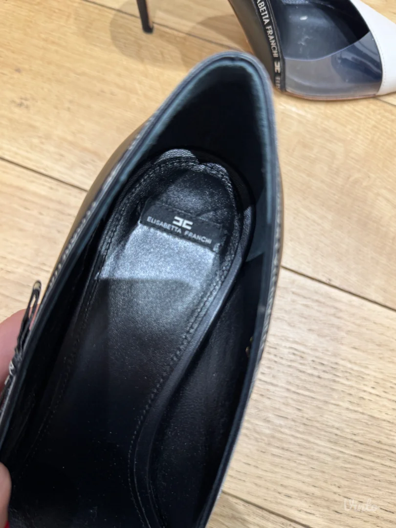 Elizabetta Franchi stikle