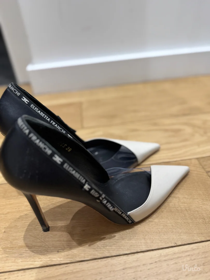 Elizabetta Franchi stikle