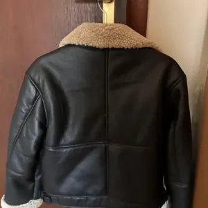 Jakna od veštačke kože New Yorker