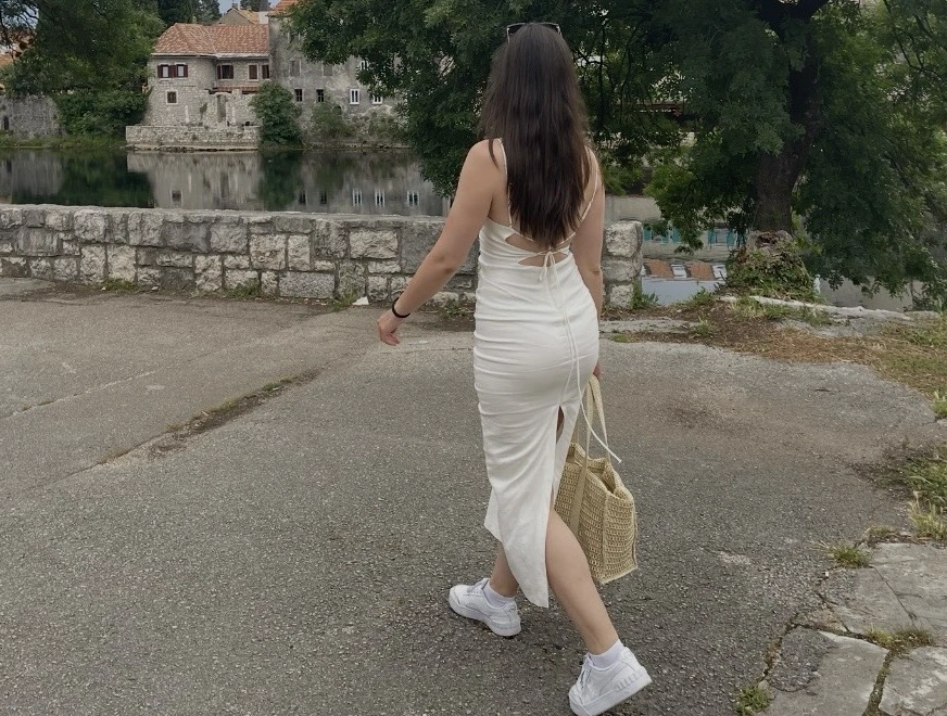 Zara bela midi haljina