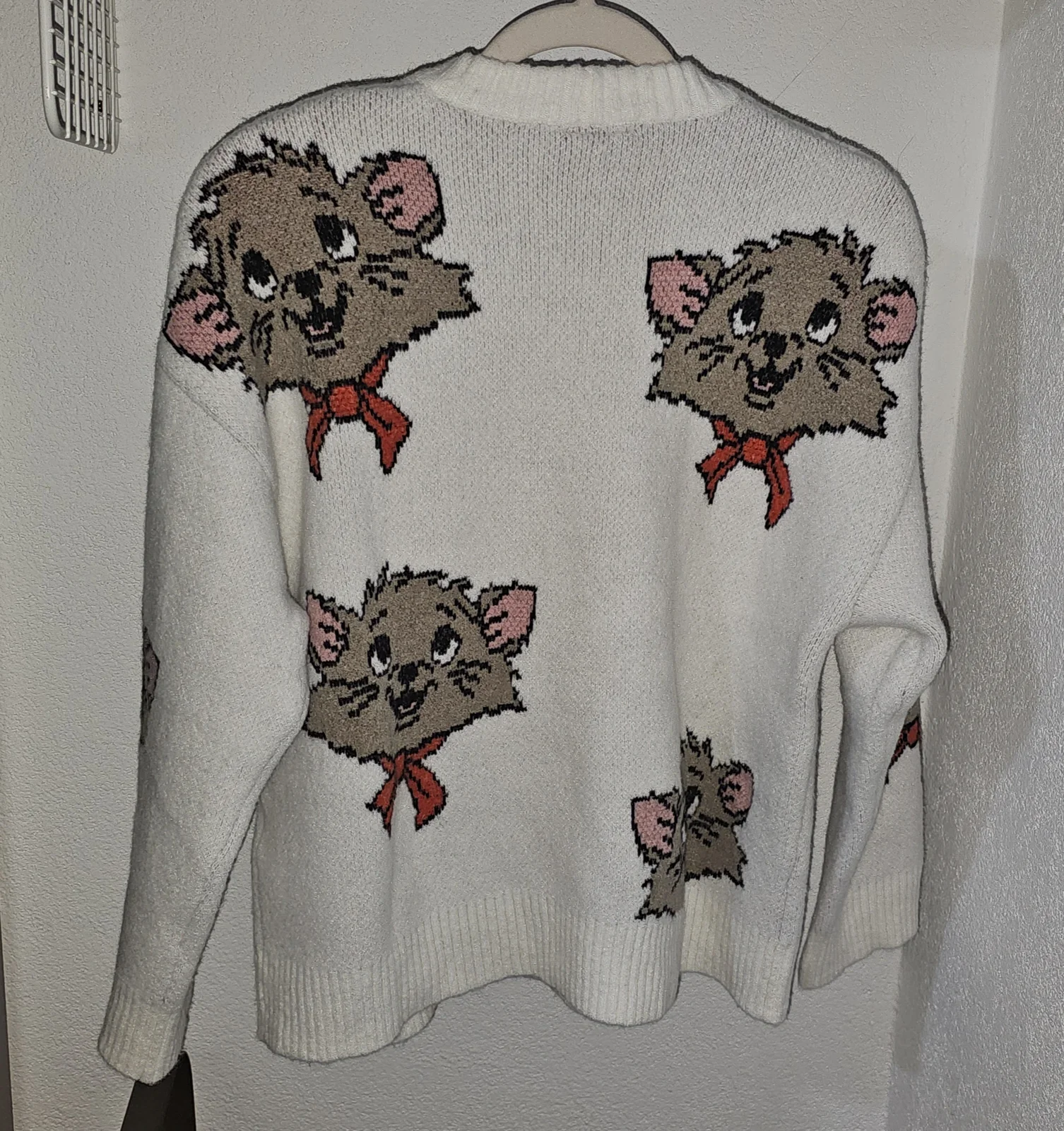 Bershka Disney dzemper