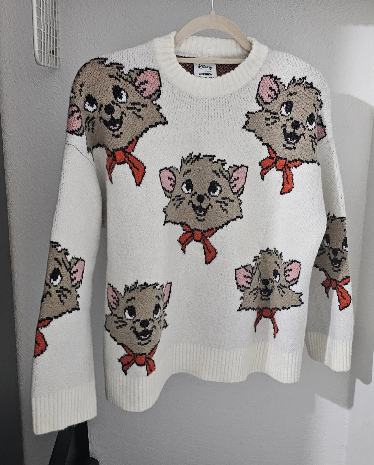 Bershka Disney dzemper