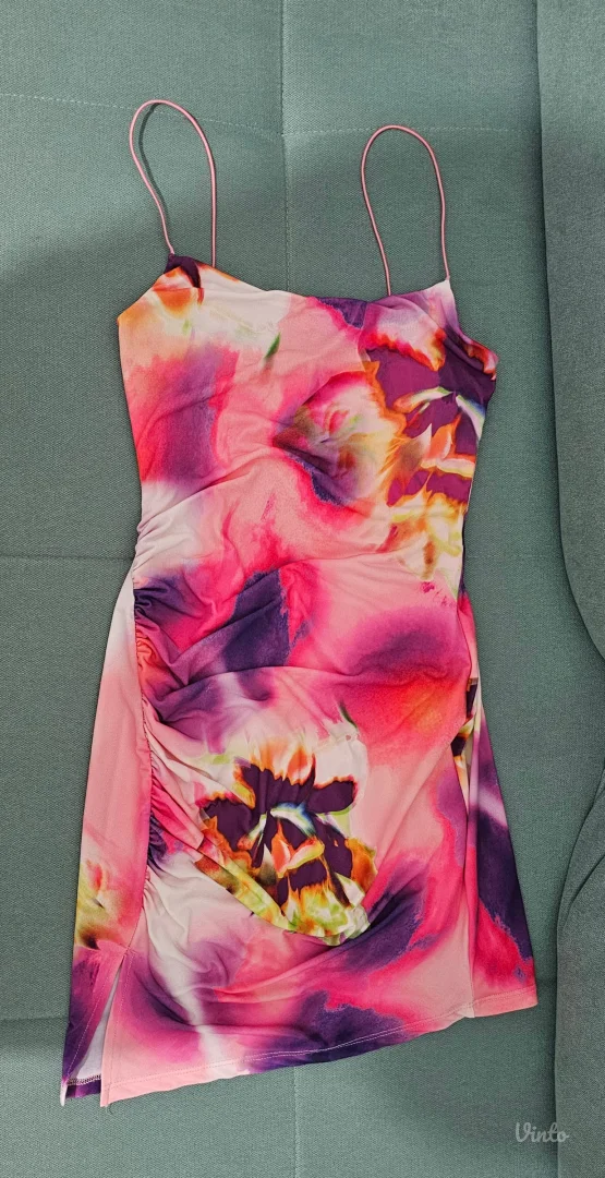 Bershka šarena mini haljina