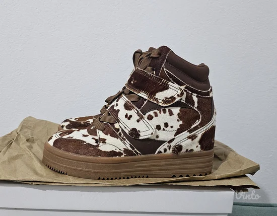 Bershka cow patike sa skrivenom petom