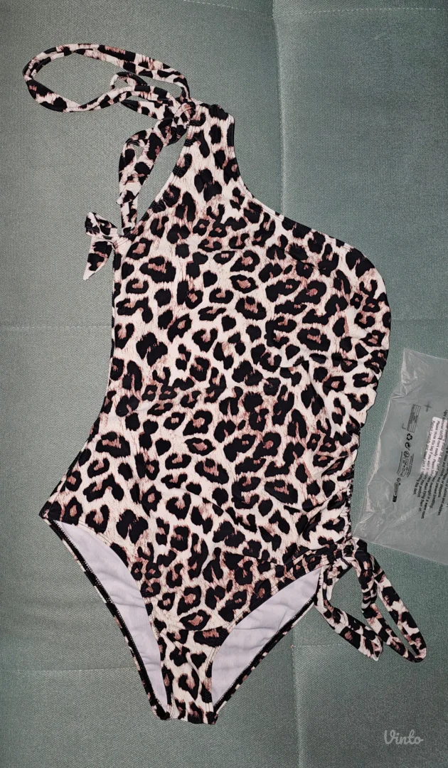 Jednodelni leopard kupaći