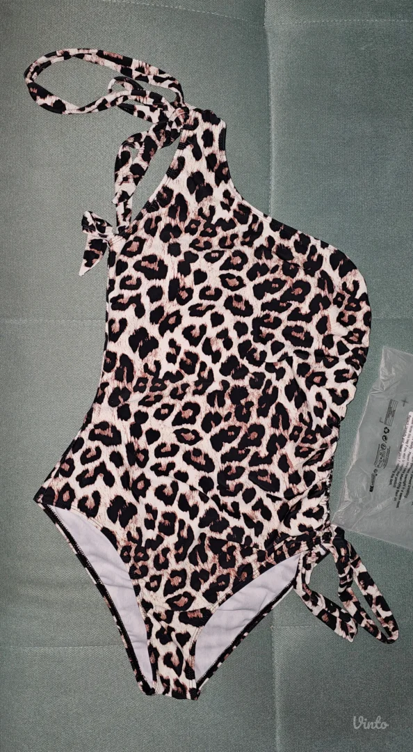 Jednodelni leopard kupaći