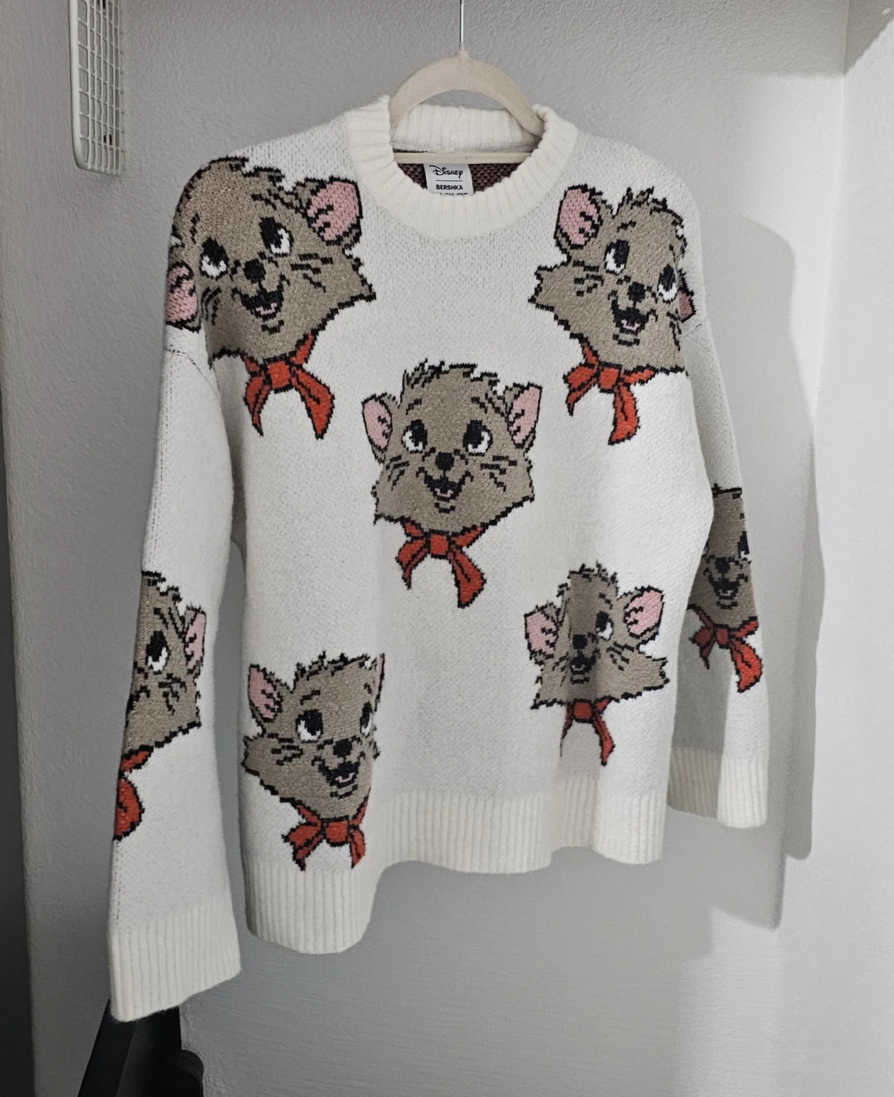 Bershka Disney dzemper