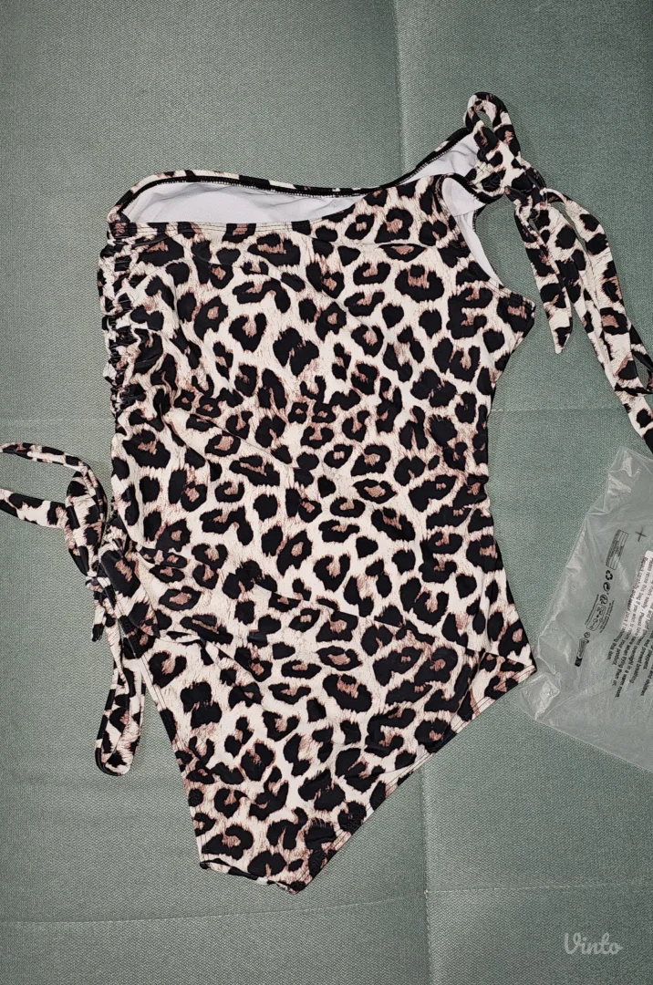 Jednodelni leopard kupaći