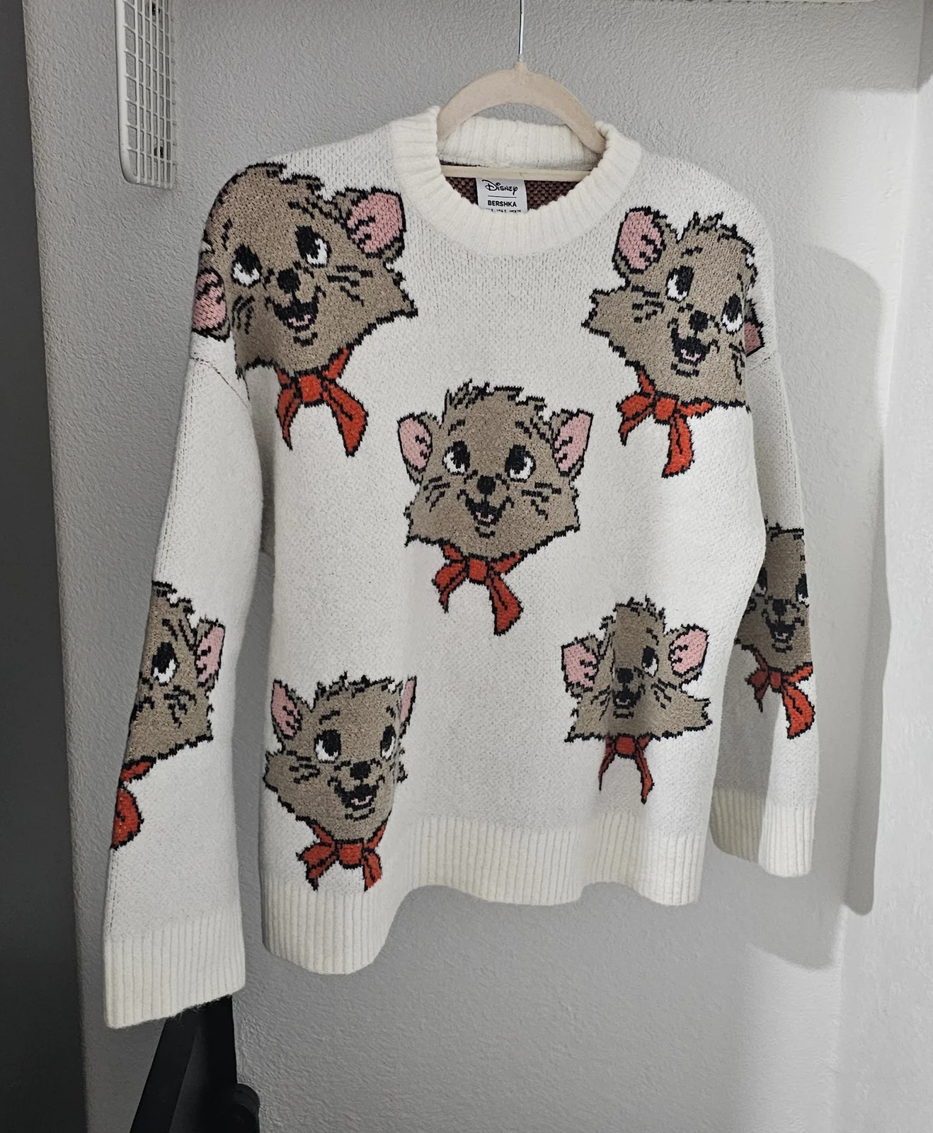 Bershka Disney dzemper