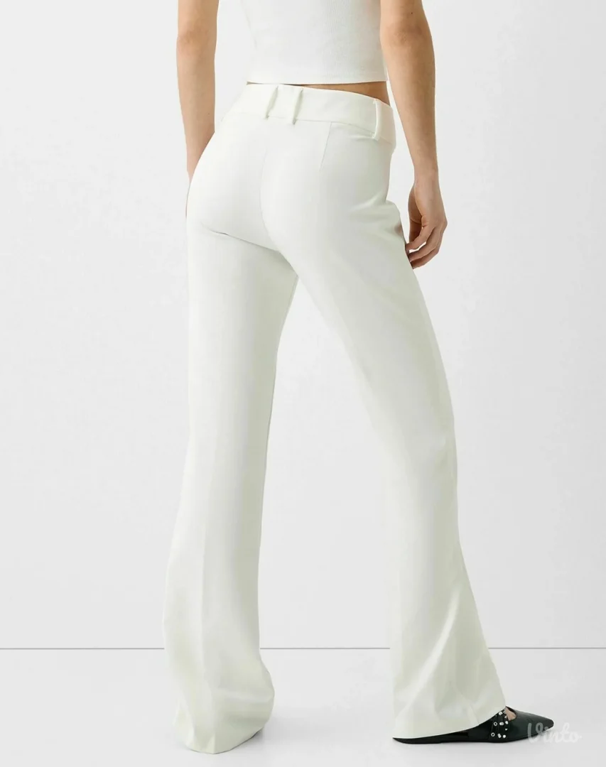 Bershka bele flare zvonaste pantalone