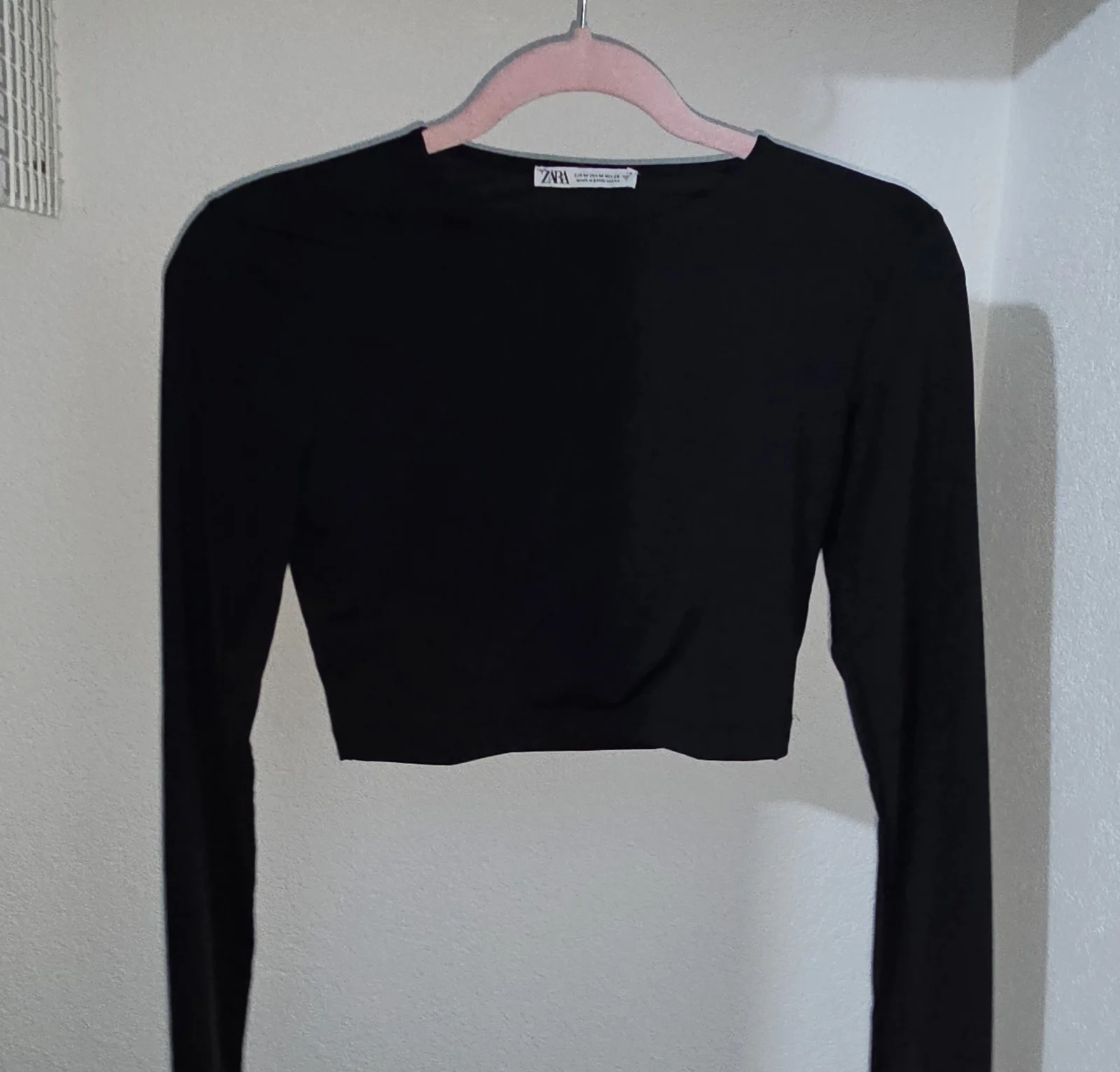 Zara crni crop od poliamida