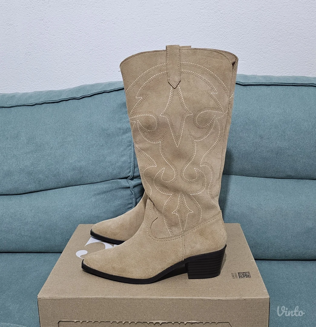 Stradivarius kožne kaubojke