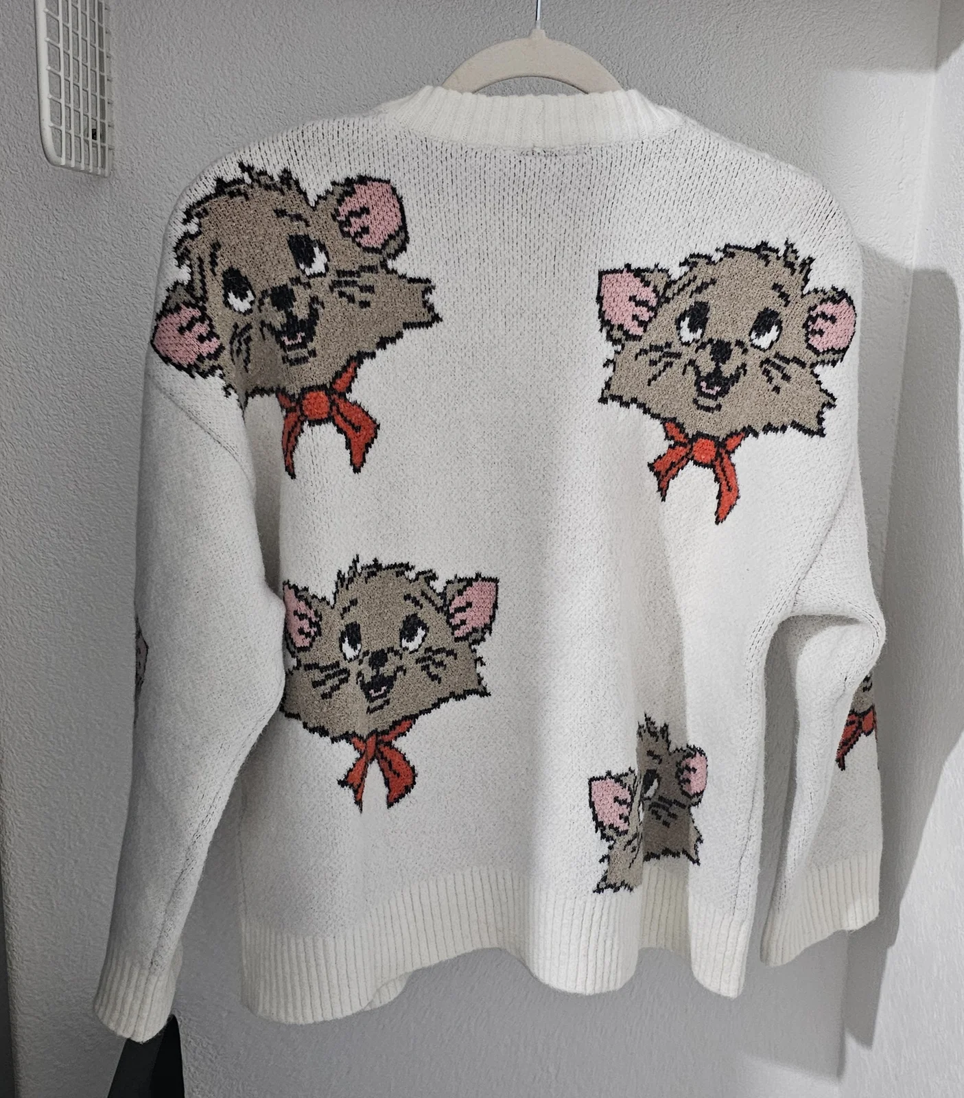 Bershka Disney dzemper