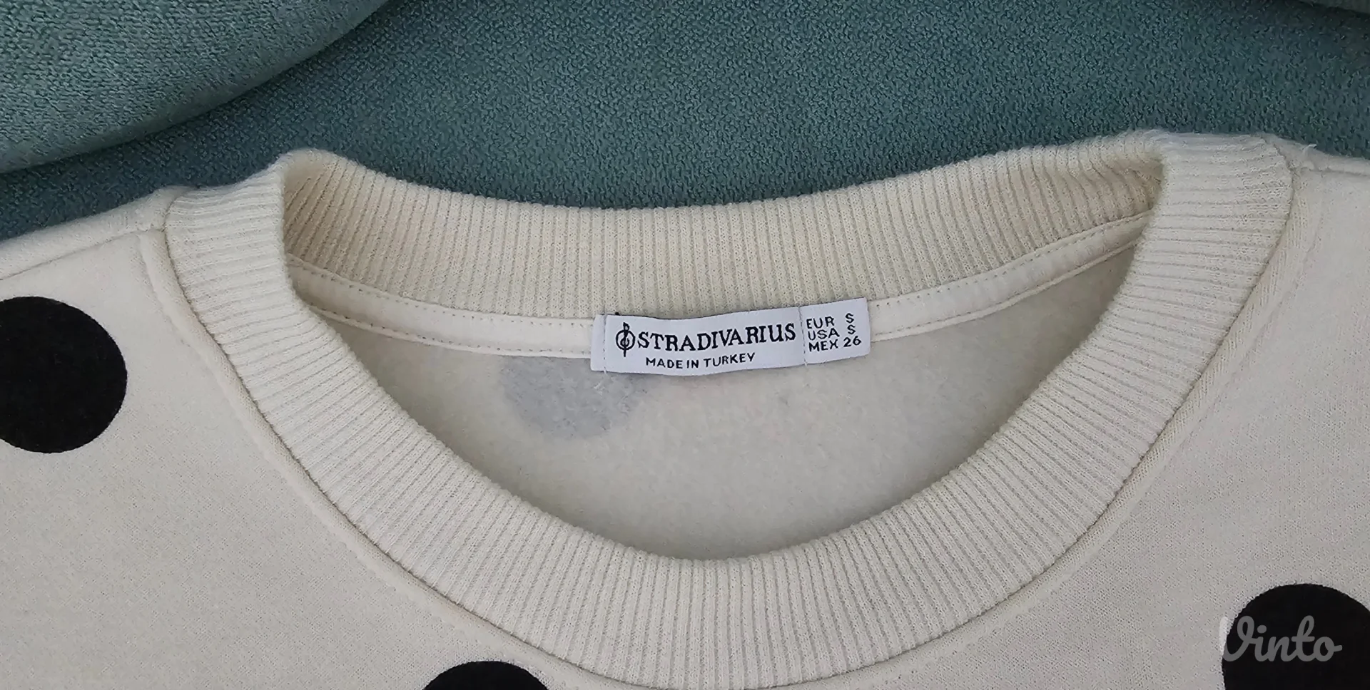Stradivarius duks sa tufnama