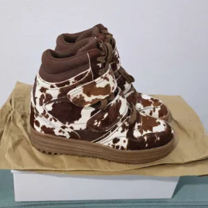 Bershka cow patike sa skrivenom petom