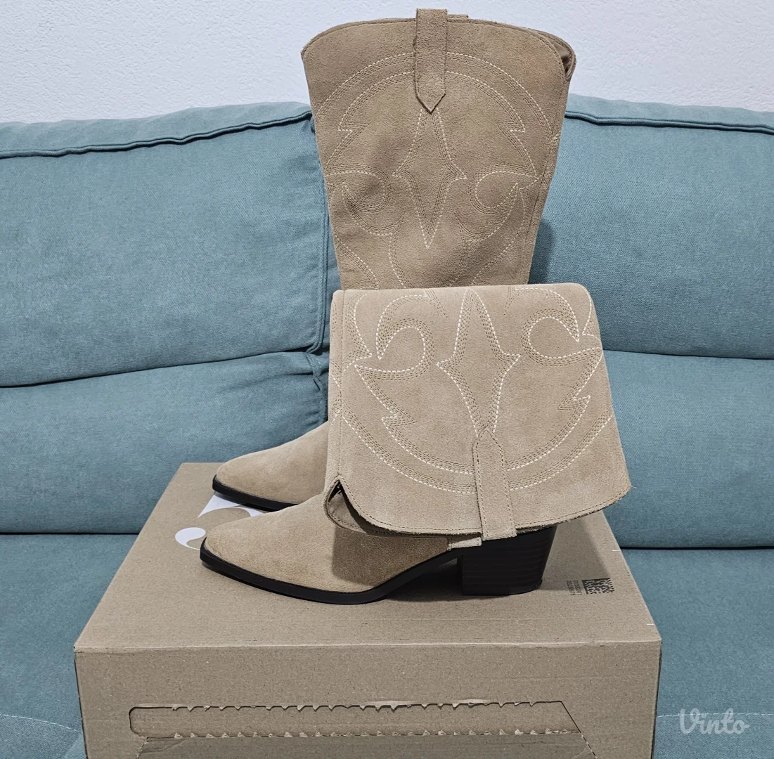 Stradivarius kožne kaubojke