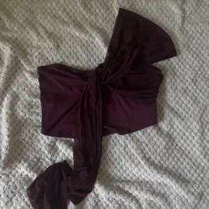 elegantni top