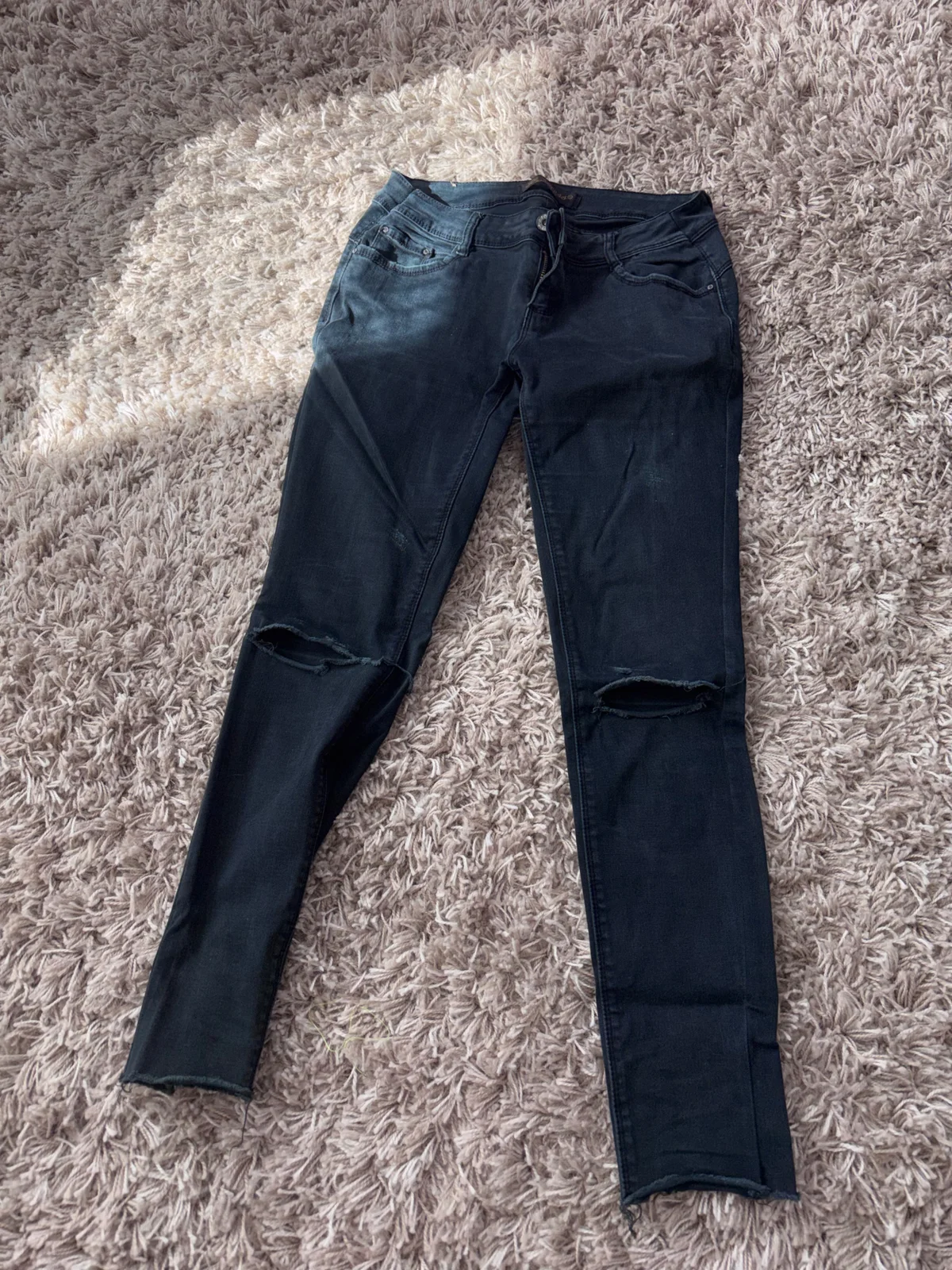 Ripped jeans poklon uz kupovinu