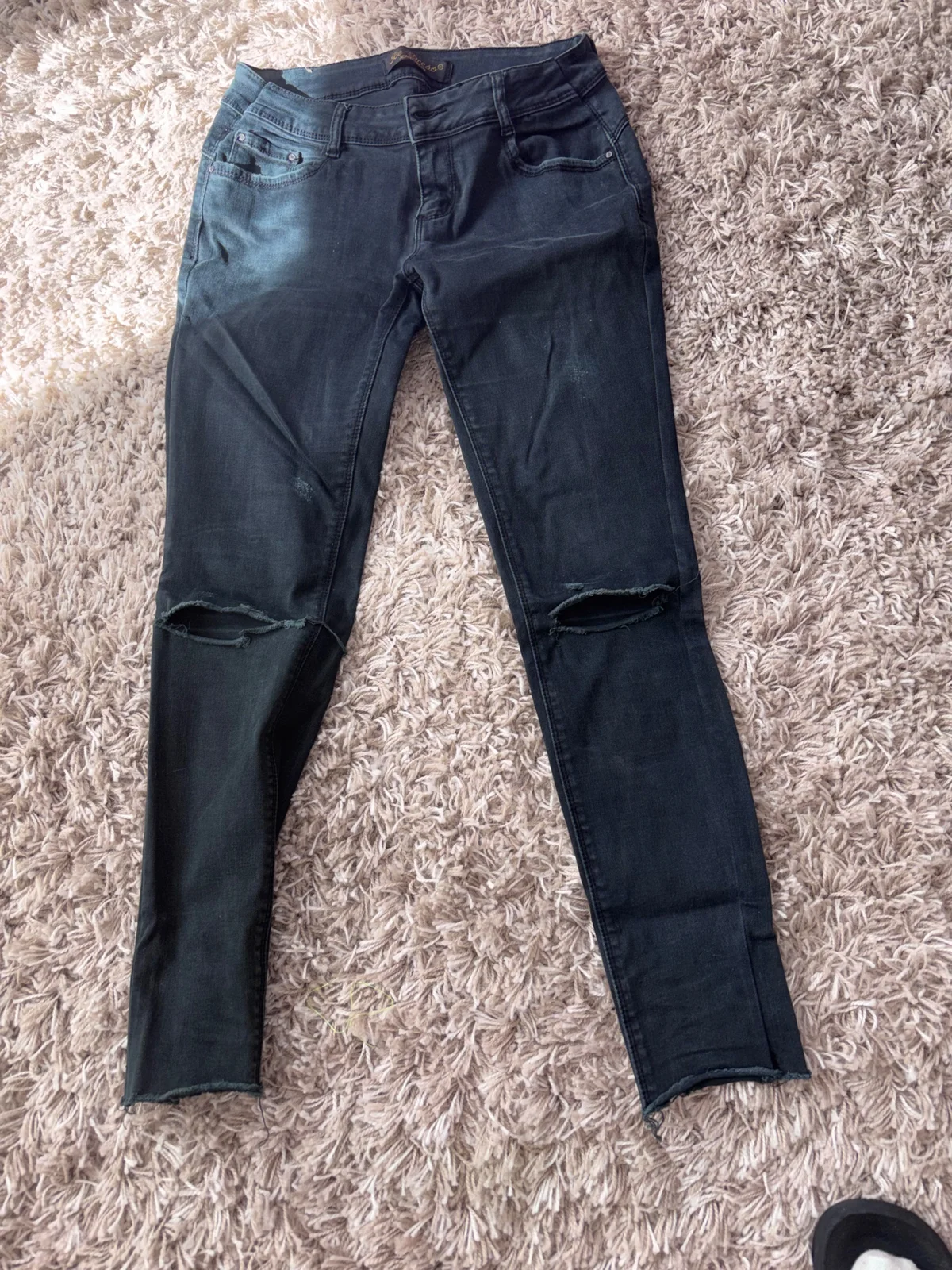 Ripped jeans poklon uz kupovinu