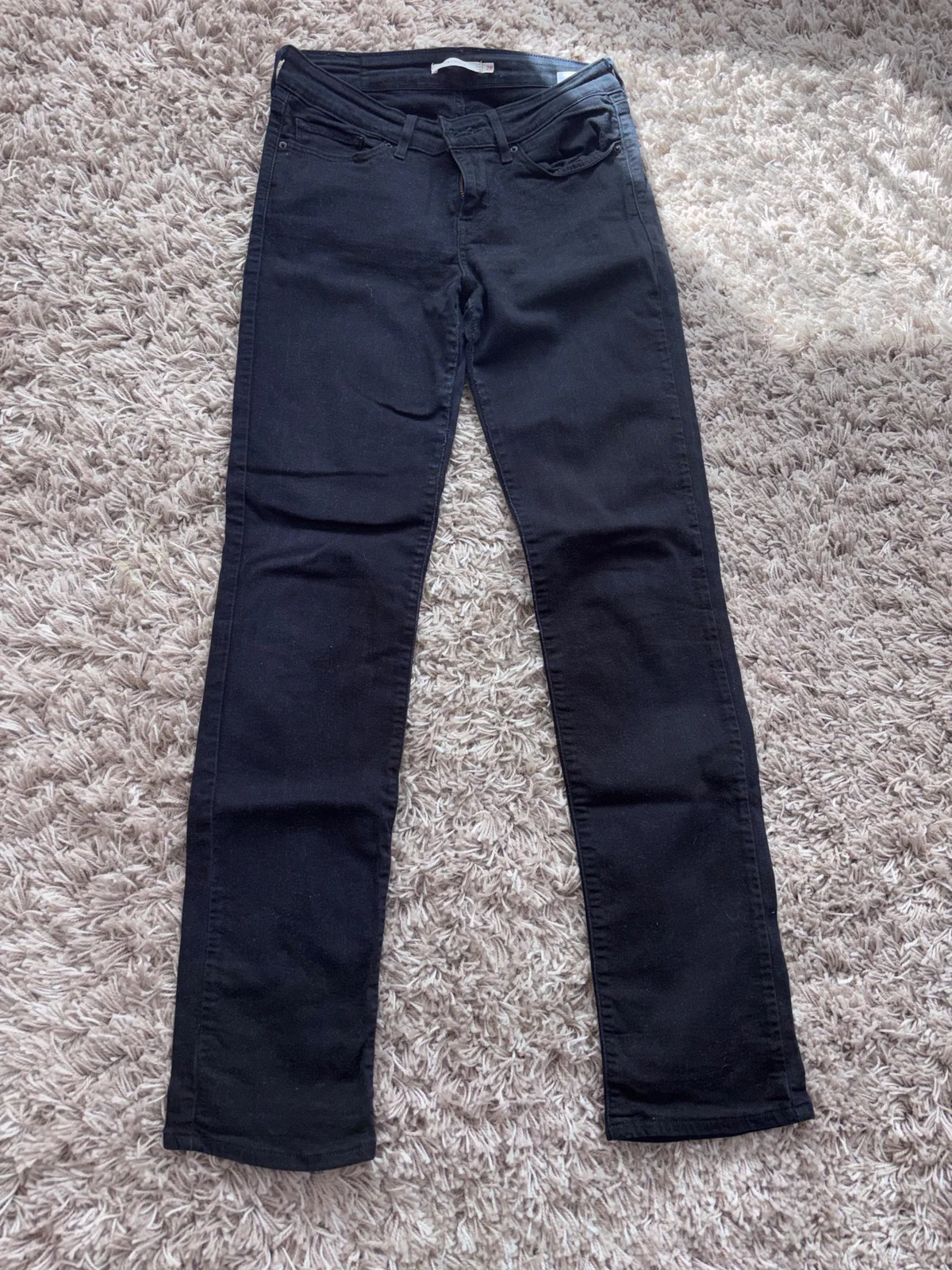 Levis crne pantalone