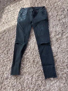 Ripped jeans poklon uz kupovinu