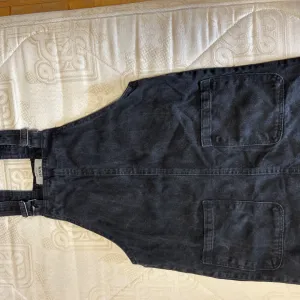 Crna denim haljina New Look