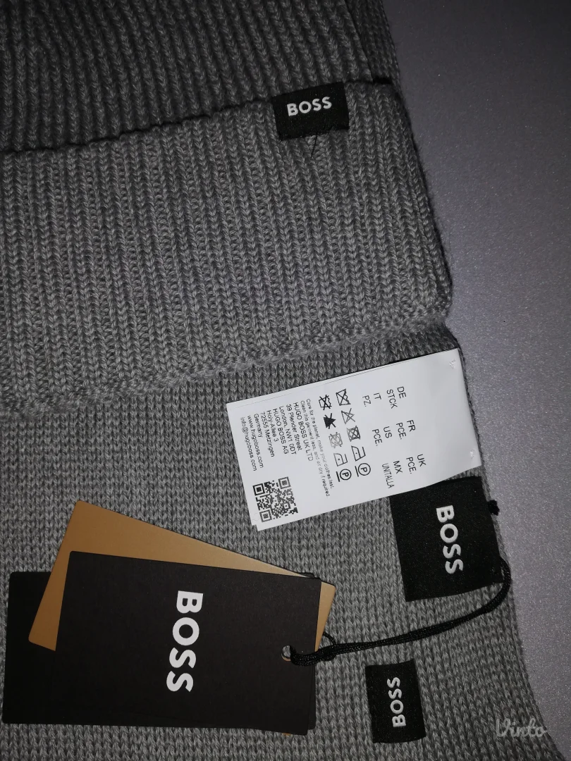 Hugo Boss kapa i šal