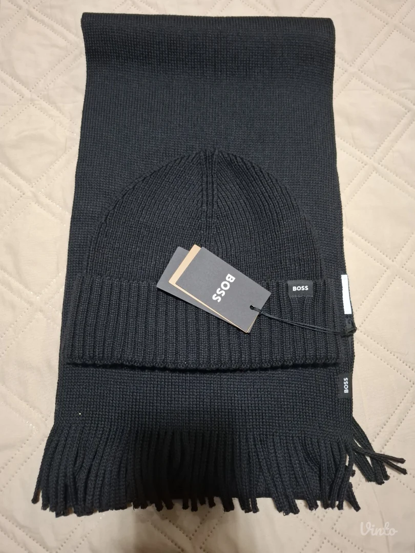 Hugo Boss kapa i šal