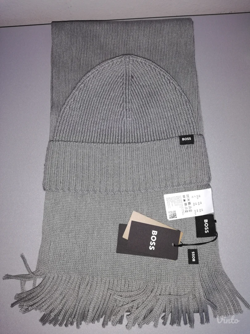 Hugo Boss kapa i šal