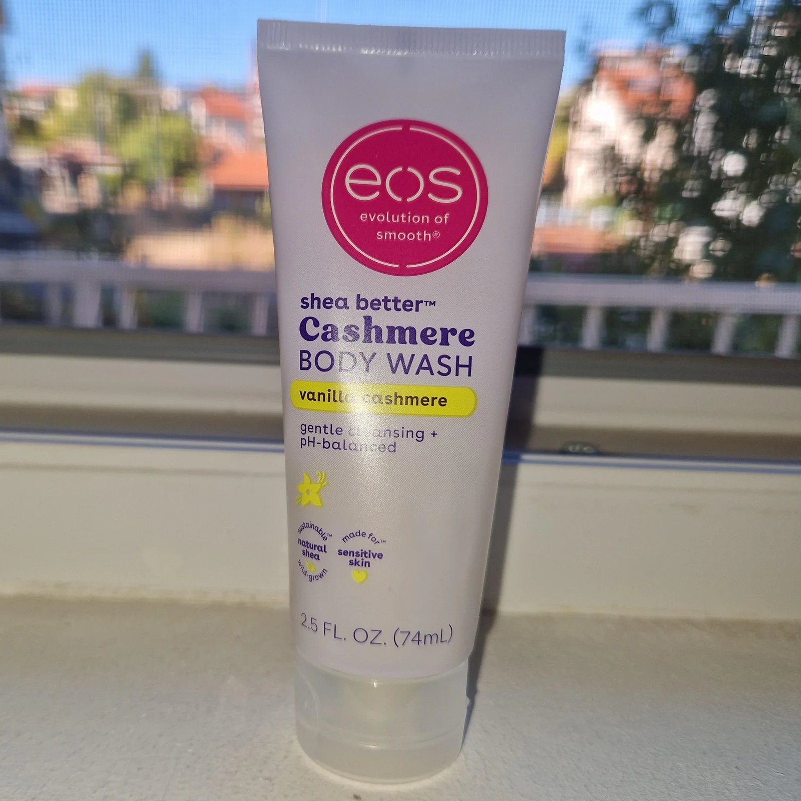 EOS Shea Better gel za tuširanje Vanilla Cashmere (74ml)