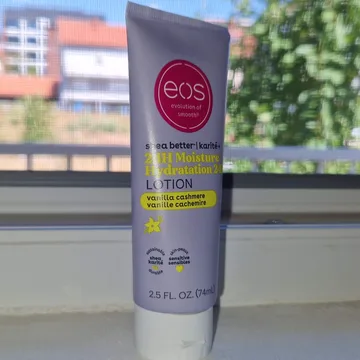 EOS Shea Better losion za telo Vanilla Cashmere (74ml)