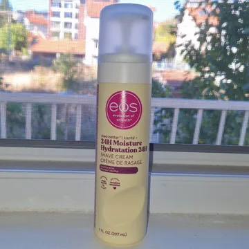 EOS Shea Better krema za brijanje Vanilla Bliss (207ml)