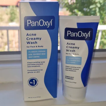 PanOxyl kremasti čistač za lice i telo protiv akni 4% (170g)