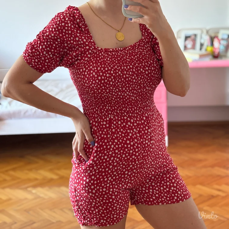 Defacto cvetni crveni kombinezon