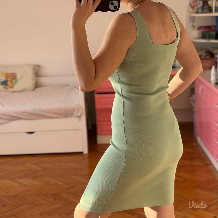 Pastelno zelena trikotažna haljina