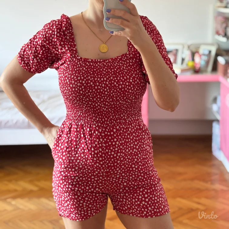 Defacto cvetni crveni kombinezon