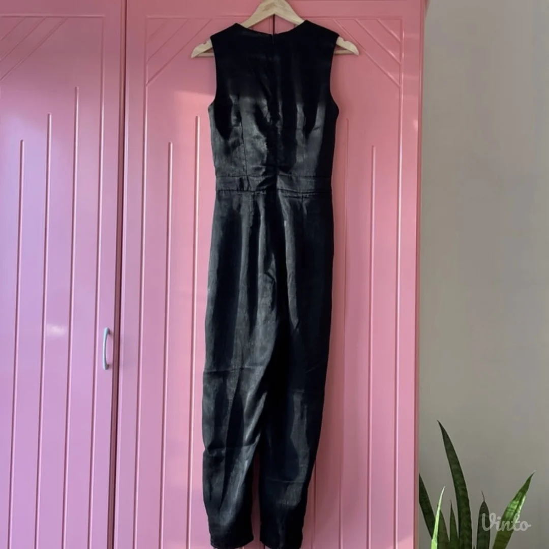 Crni svecani kombinezon